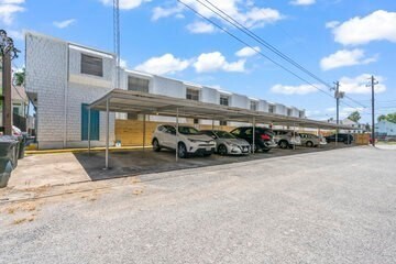 Building Photo - 928 Postoffice St