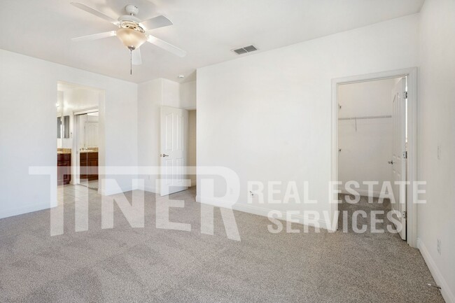 Building Photo - 5418 Washoe St