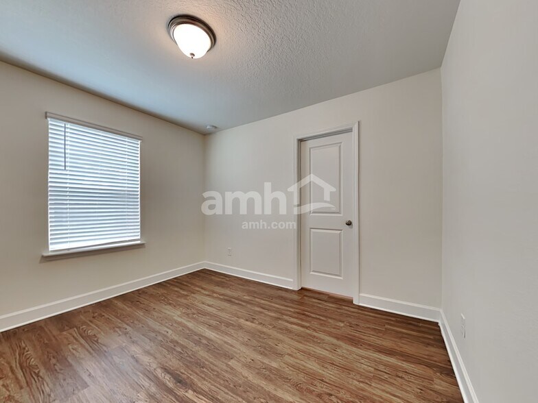 Building Photo - 8583 Highfield Ave