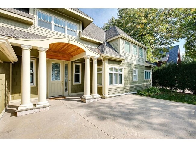 Building Photo - 26170 Birch Bluff Rd