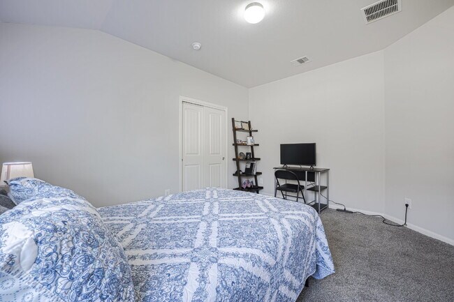 Building Photo - Charming 3-Bedroom with 2 Baths Cottonwood...