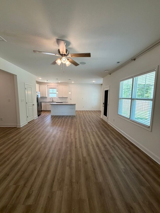 Building Photo - 908 Stevens~Raeford