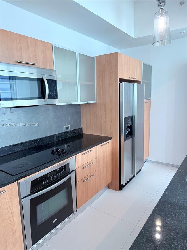 Building Photo - 480 NE 30th St