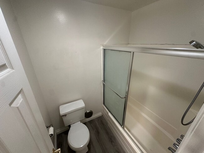 Building Photo - 2 Bed, 2 Bath Condo in Cross Creek Village...