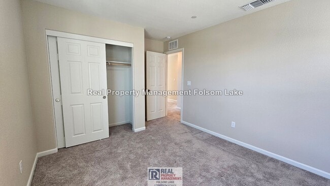 Building Photo - 3 bed 2.5 bath Home | Folsom Ranch - Gated Community | Walk to Dining & Coffee