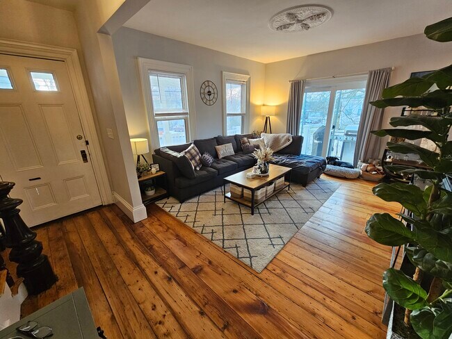 Building Photo - 95 Harvard St