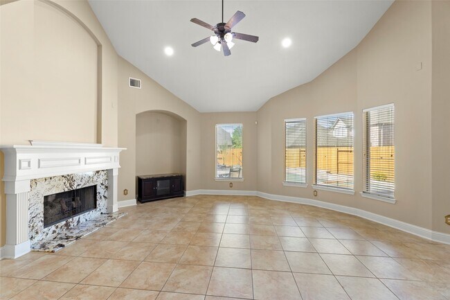 Building Photo - 25314 Greenwell Springs Ln