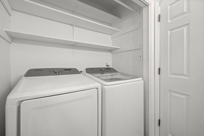 Building Photo - 3804 Zenith Pl