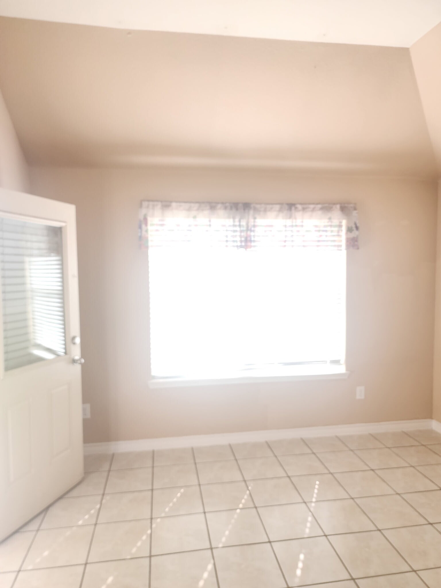 Building Photo - 9314 Water Bend Dr