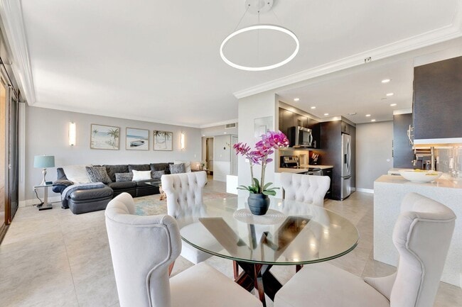 Building Photo - 859 Jeffery St