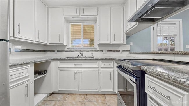 Building Photo - 3305 Jay Ave