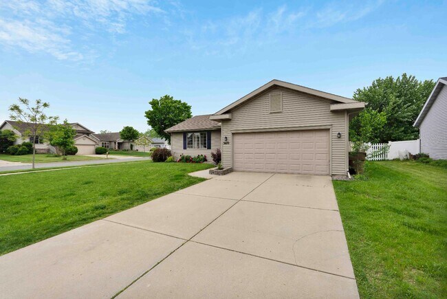 Building Photo - 3670 Sabertooth Trail