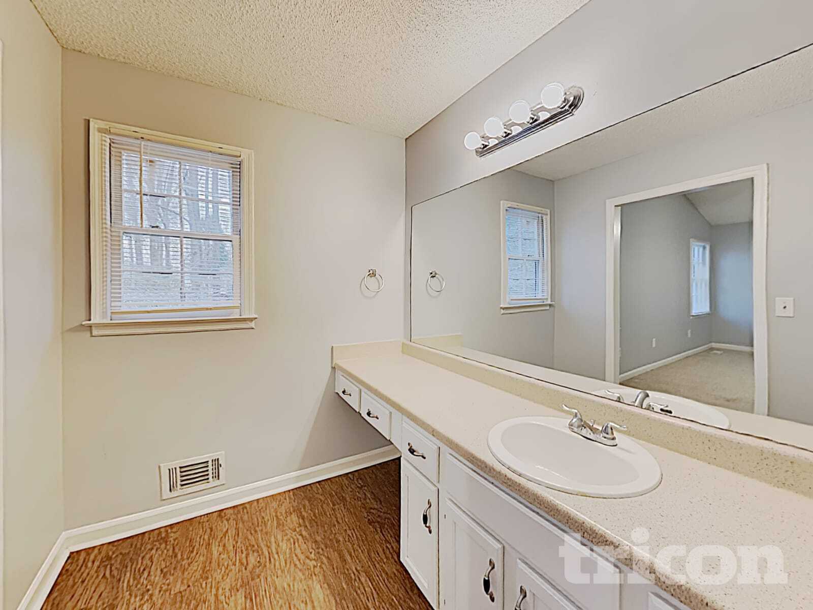 Building Photo - 5394 Telford Ct