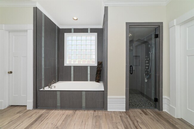Building Photo - 5406 Kings Ransom Ct
