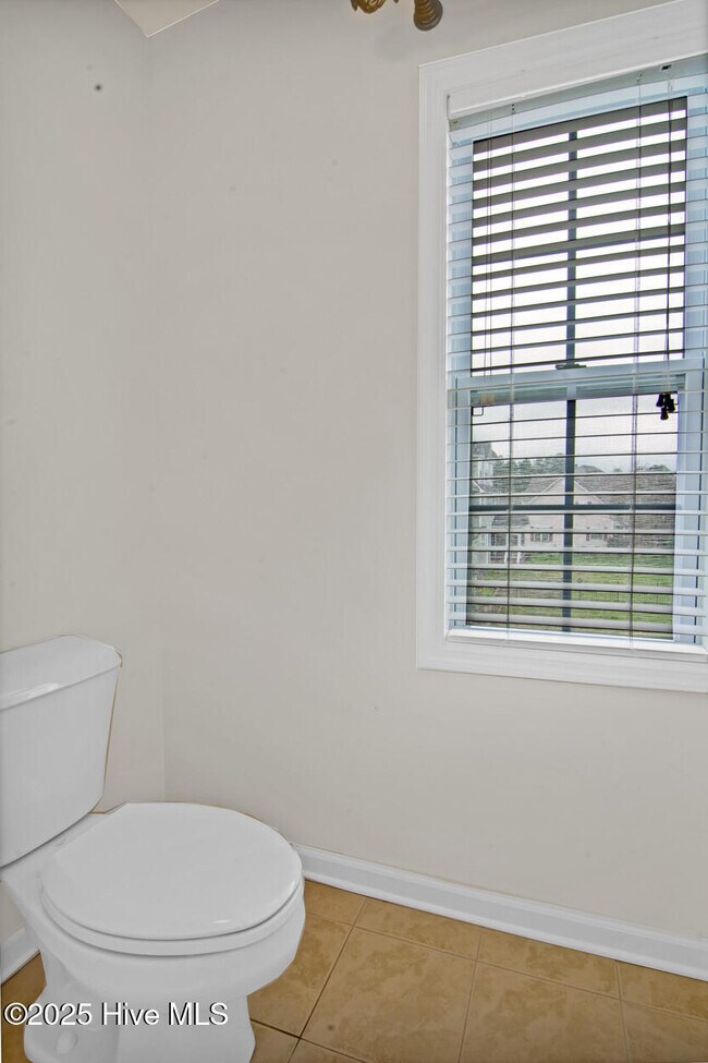 Building Photo - 817 Willbrook Cir