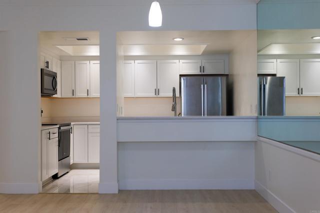 Building Photo - 3976 Nobel Dr