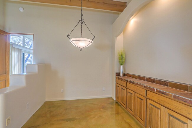 Building Photo - LONG TERM RENTAL in HIGH DESERT