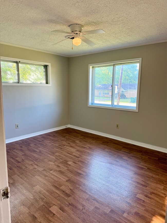 Building Photo - 930 Bickerstaff St