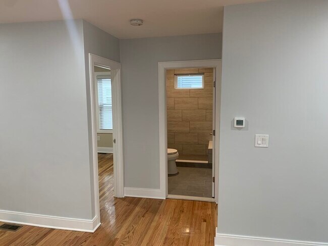 Building Photo - 115 Shore Dr