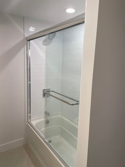 Shower - 24 Saint Anthonys Ln