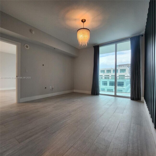 Building Photo - 950 Brickell Bay Dr