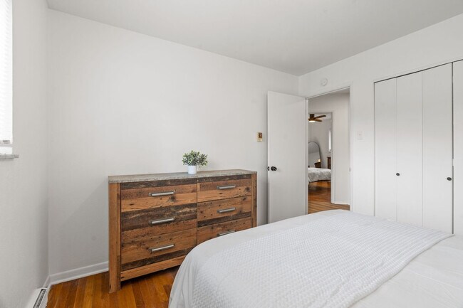 Building Photo - 11814 Flushing Dr