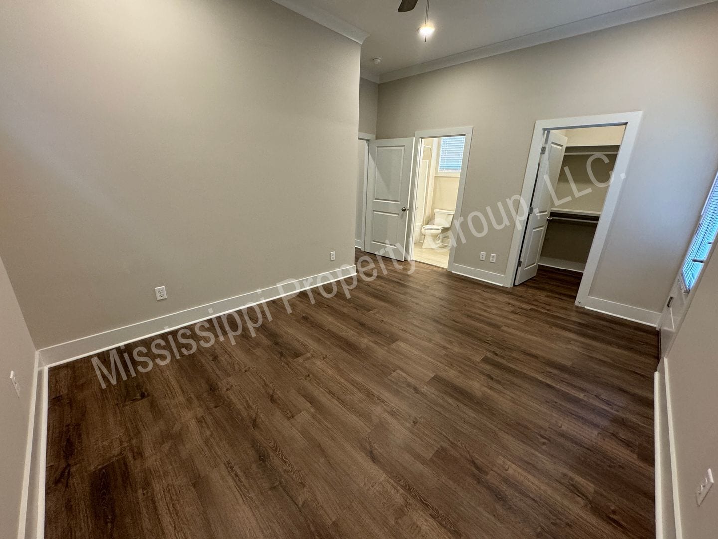 Building Photo - 1404 Pleasant Dr