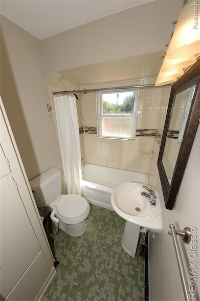 Building Photo - 3534 Woodland Ave