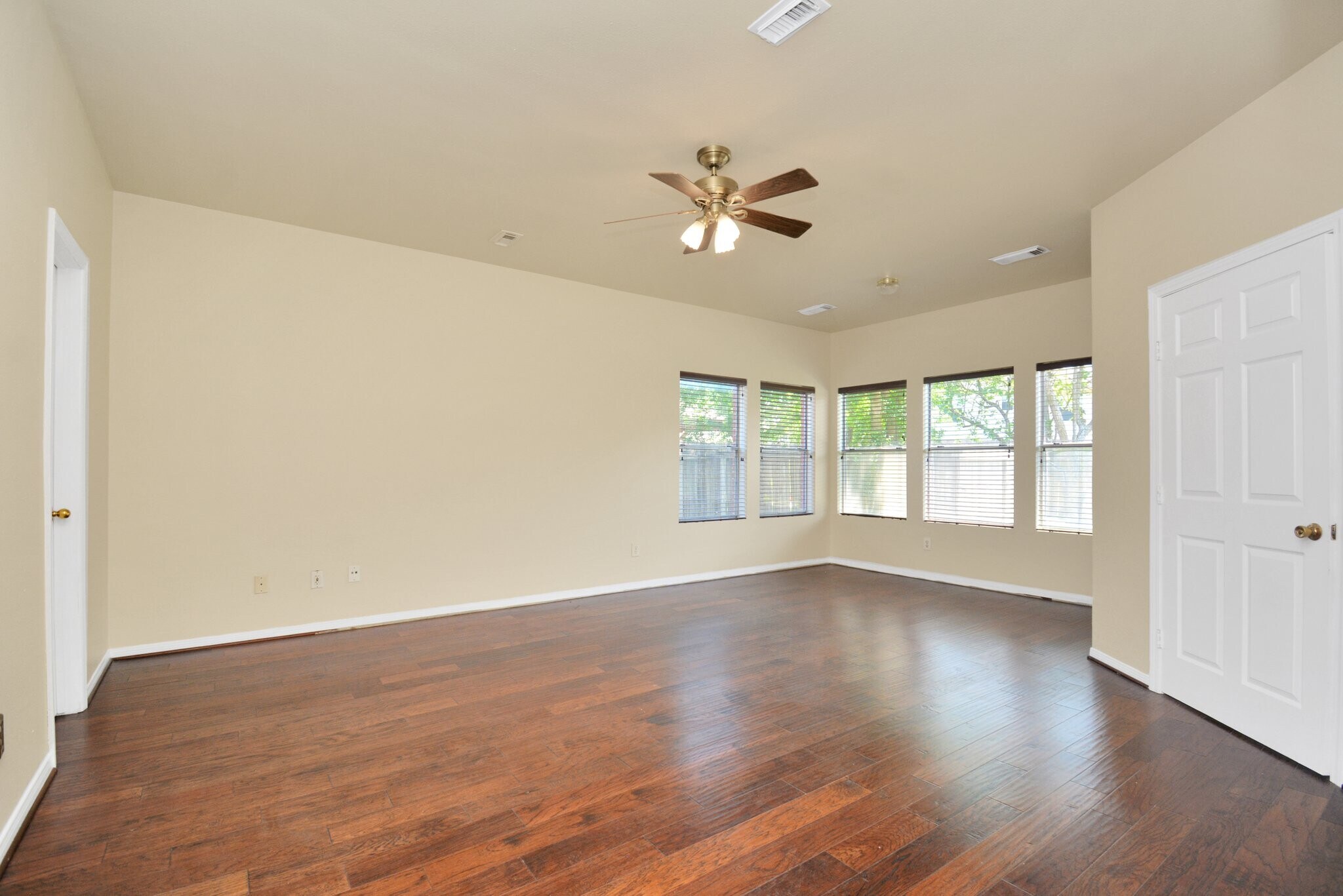 Building Photo - 4123 Valedon Ln