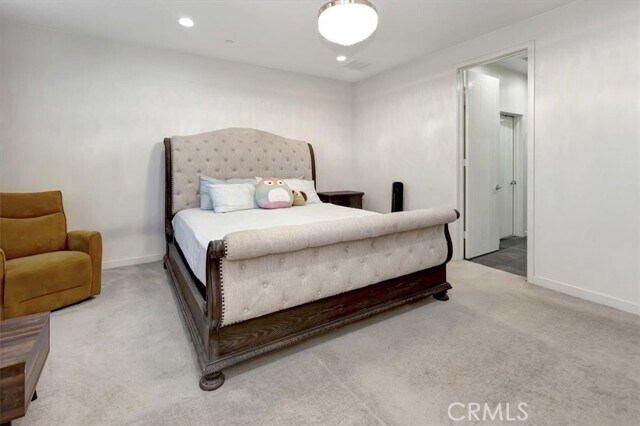 Building Photo - 13 Savannah