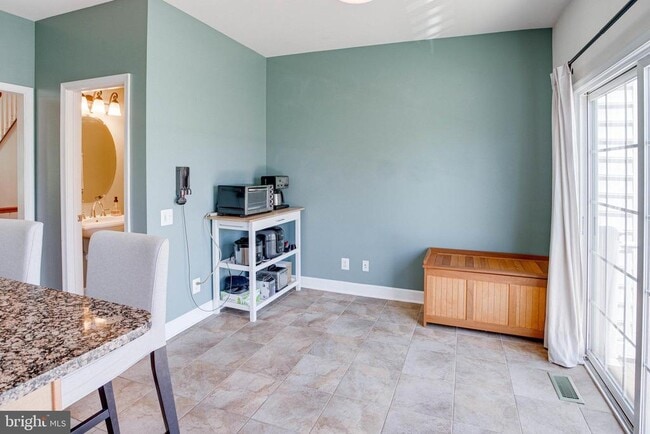 Building Photo - 14633 Weeburn Way