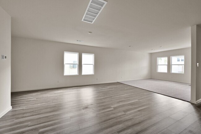Building Photo - For Lease | 5 Bed, 4 Bath | 2,784 Sq Ft | Chapel Run Community |