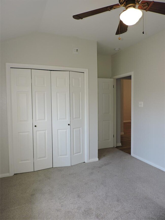 Building Photo - 1404 Peachtree Valley Dr