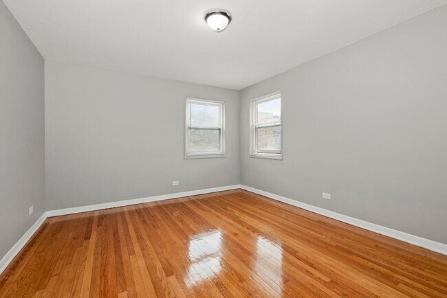 Interior Photo - 7770-78  S South Shore Drive Chicago, IL 60649