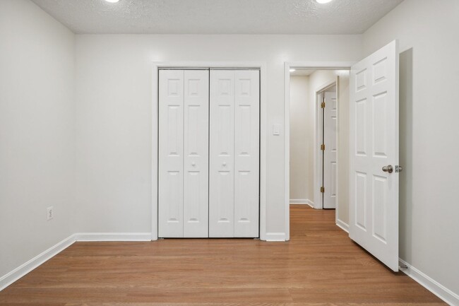 Building Photo - Beautiful 2-bedroom condo!