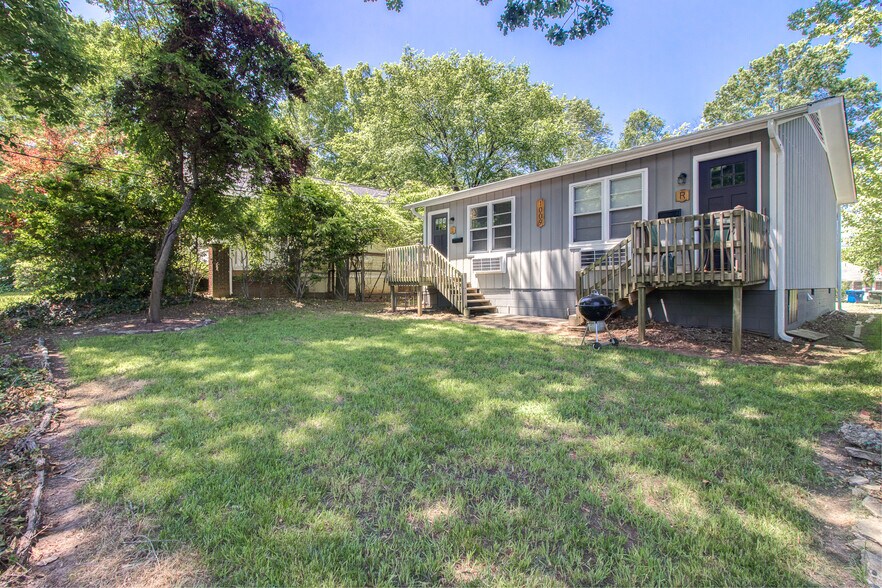 Street front - 1009 N Buchanan Blvd