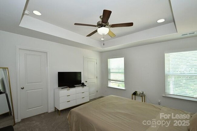 Building Photo - 2046 McDonald Dr