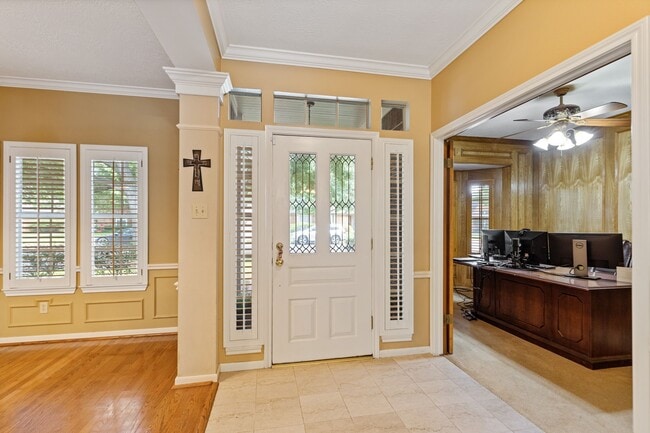 Building Photo - 7435 River Garden Dr