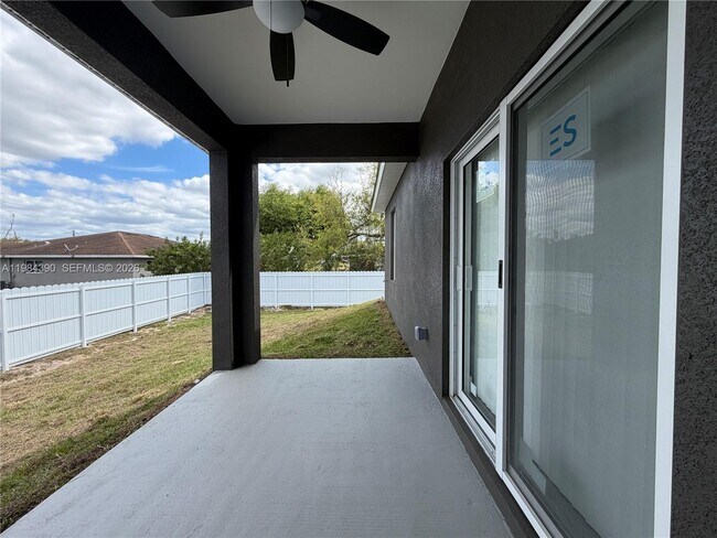 Building Photo - 723 Ivan Ave S