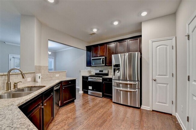 Building Photo - 7325 Heritage Oak Ct