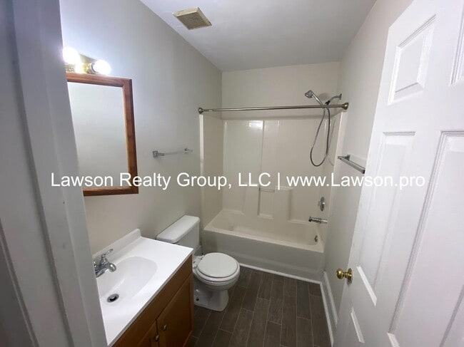 Building Photo - 813 Gilmer Ave NW