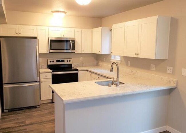 Building Photo - 2805-2807 Undine Street