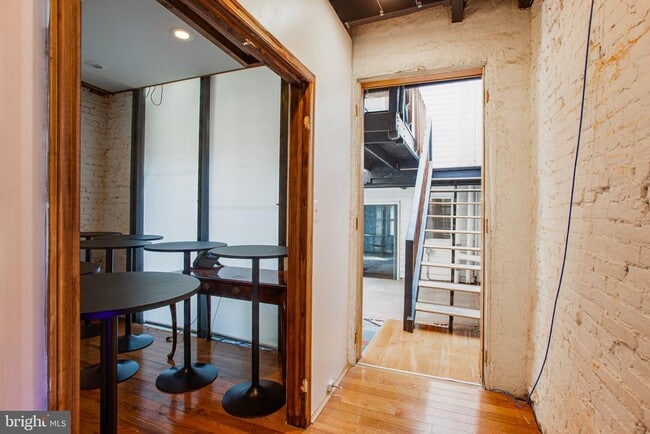 Building Photo - 733 N 24th St