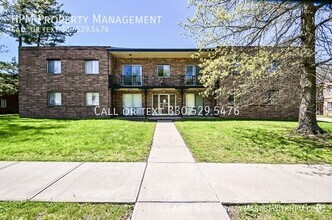 Building Photo - 842 S Green Rd