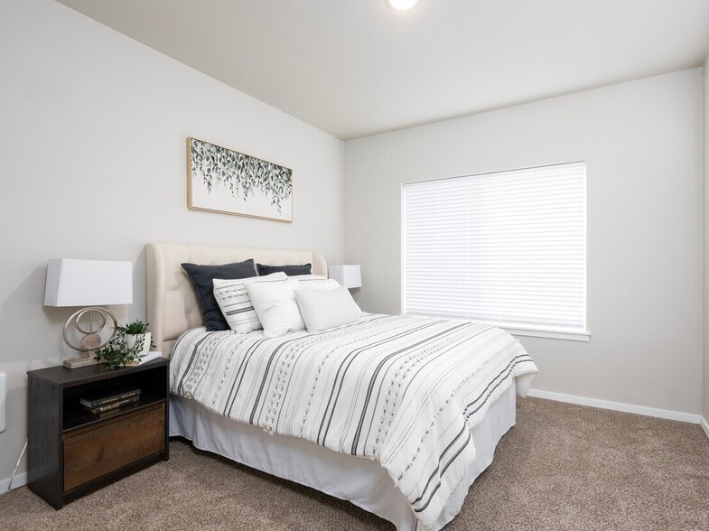 Building Photo - 3288 N 200 W