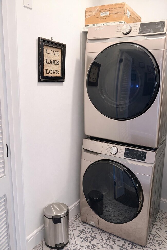 Building Photo - 192 Congress St