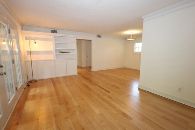 Building Photo - 2 Bedroom Condo in Buckhead for RENT!!! (Garden Brook at Peachtree Hills)