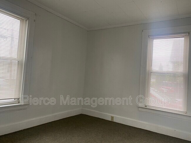 Building Photo - 308 Bartlett St