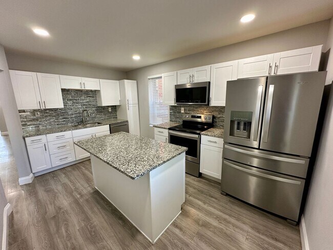 Building Photo - Beautifully rehabbed unit in Tower Grove S...