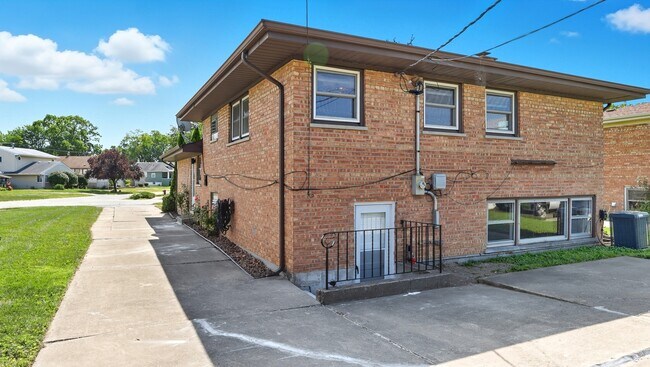 Building Photo - 5304 Franklin Ave
